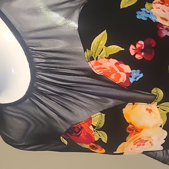 Guess Chateau Rose Floral Sheer Mesh Sleeves Sweetheart top Size Large - Picture 4 of 10